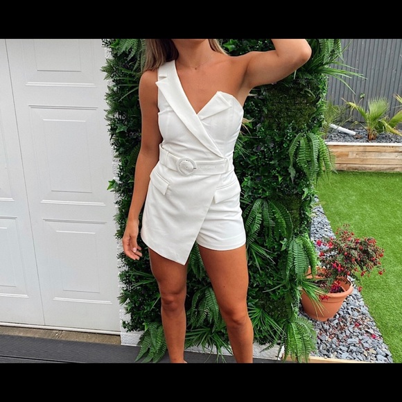 Stunning Lavish Alice White playsuit - Picture 2 of 5